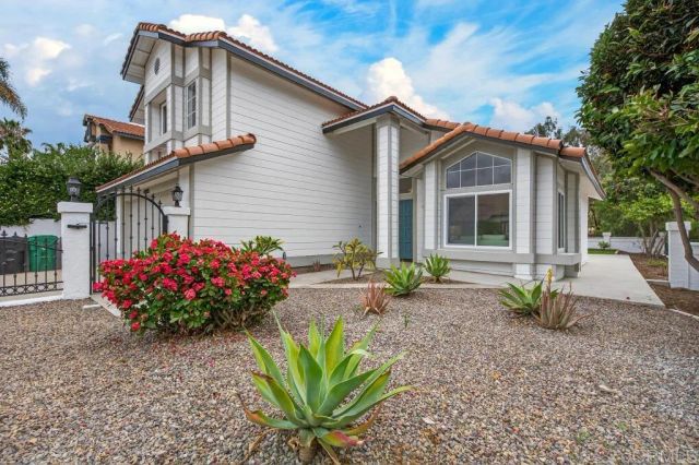14305 El Vestido Street, San Diego, CA 92129