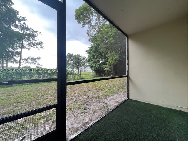 8020 Fairview Dr 107, Tamarac, FL 33321