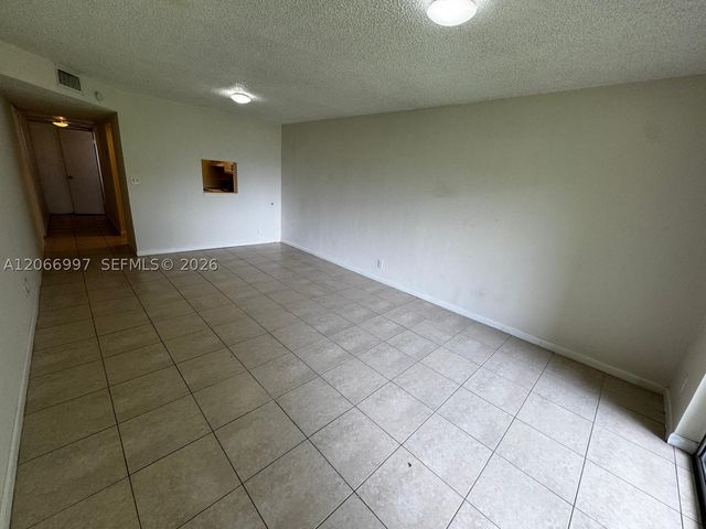 8020 Fairview Dr 107, Tamarac, FL 33321