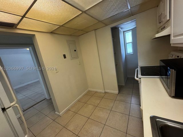 8020 Fairview Dr 107, Tamarac, FL 33321