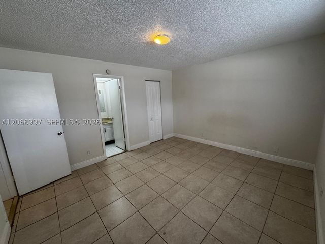 8020 Fairview Dr 107, Tamarac, FL 33321