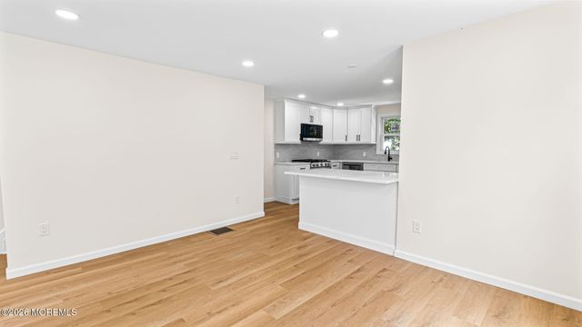 17 Henry Street, Freehold, NJ 07728