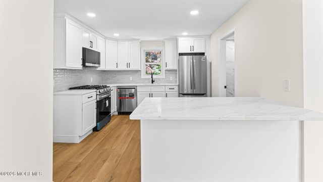 17 Henry Street, Freehold, NJ 07728
