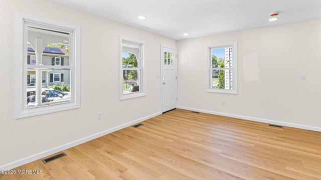 17 Henry Street, Freehold, NJ 07728
