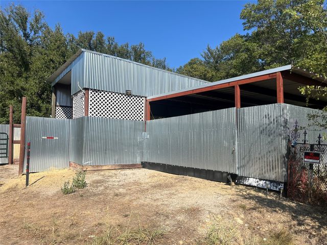 6959 Shamrock Drive, Brownwood, TX 76801