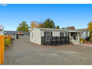 905 COWL St, Milton Freewater, OR 97862