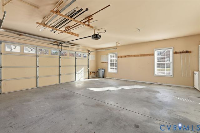 102 Creek Point Ct, Colonial Heights, VA 23834