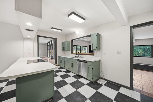 2534 ELMORE PARK RD, Bartlett, TN 38134