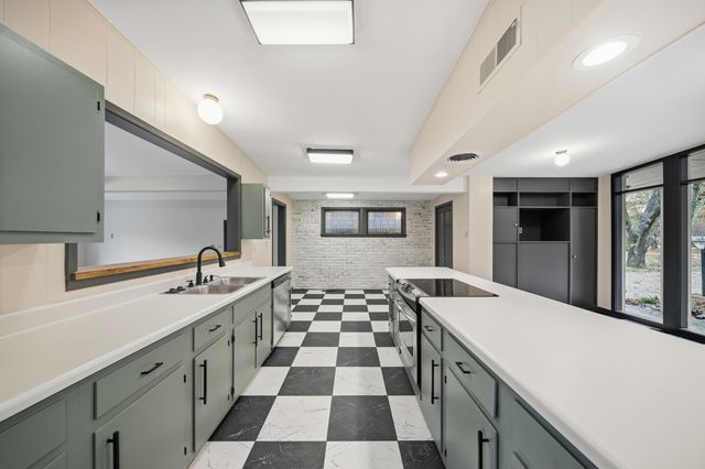 2534 ELMORE PARK RD, Bartlett, TN 38134