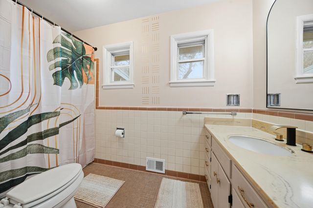 2534 ELMORE PARK RD, Bartlett, TN 38134