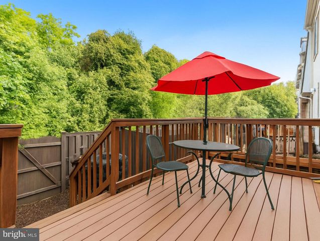 7228 EVANSTON RD, Springfield, VA 22150