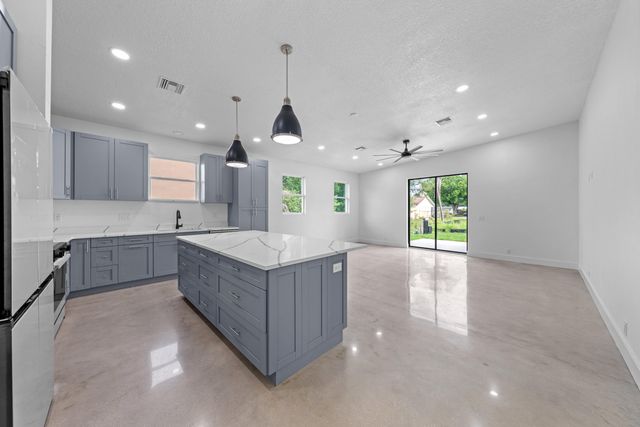 6904 Salerno Road, Fort Pierce, FL 34951