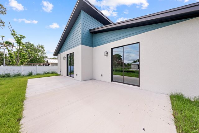 6904 Salerno Road, Fort Pierce, FL 34951
