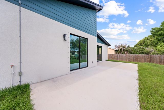 6904 Salerno Road, Fort Pierce, FL 34951