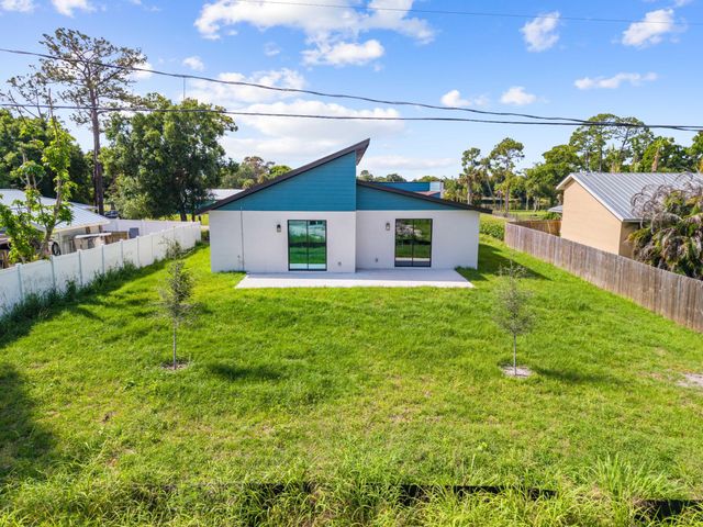 6904 Salerno Road, Fort Pierce, FL 34951