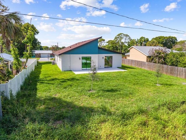 6904 Salerno Road, Fort Pierce, FL 34951