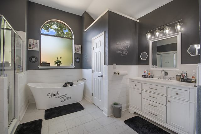 101 Boulder Creek Drive, Desoto, TX 75115