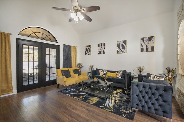 101 Boulder Creek Drive, Desoto, TX 75115