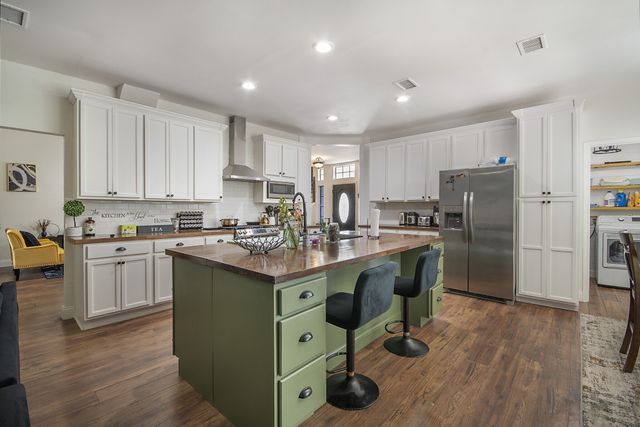 101 Boulder Creek Drive, Desoto, TX 75115