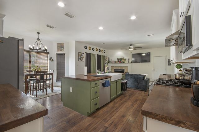101 Boulder Creek Drive, Desoto, TX 75115