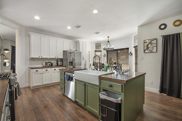 101 Boulder Creek Drive, Desoto, TX 75115