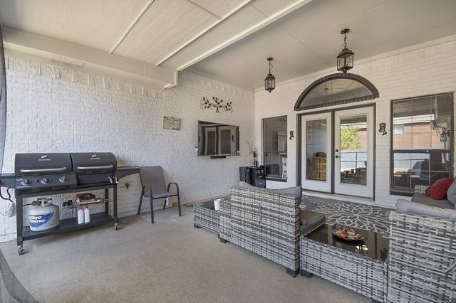 101 Boulder Creek Drive, Desoto, TX 75115