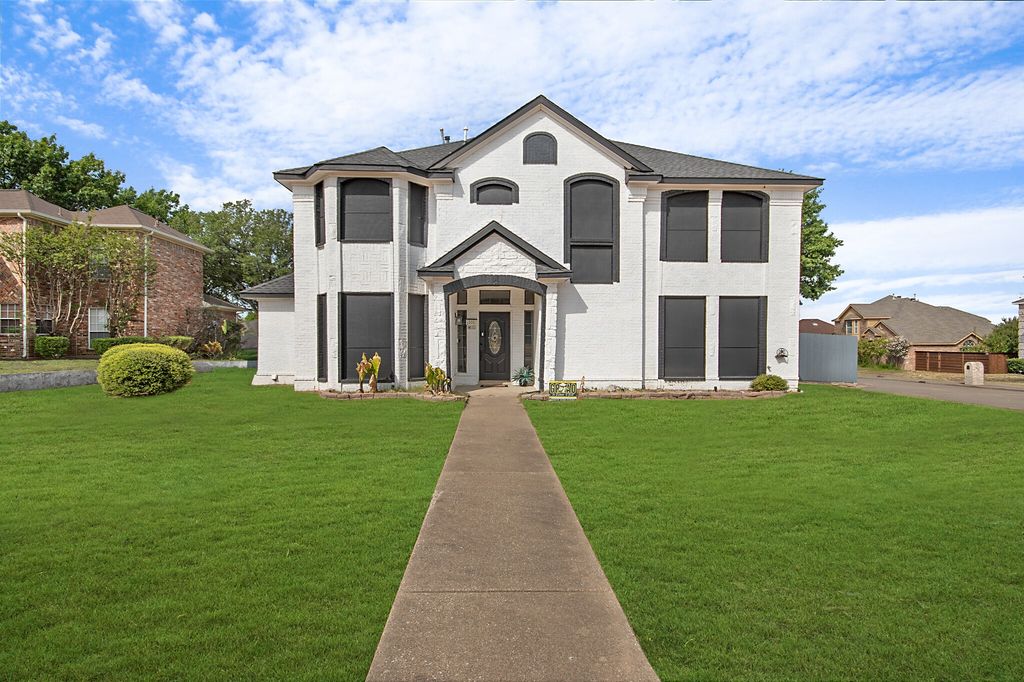 101 Boulder Creek Drive, Desoto, TX 75115