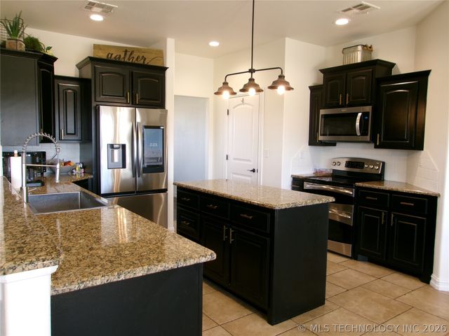 2071 E 53rd, Muskogee, OK 74403