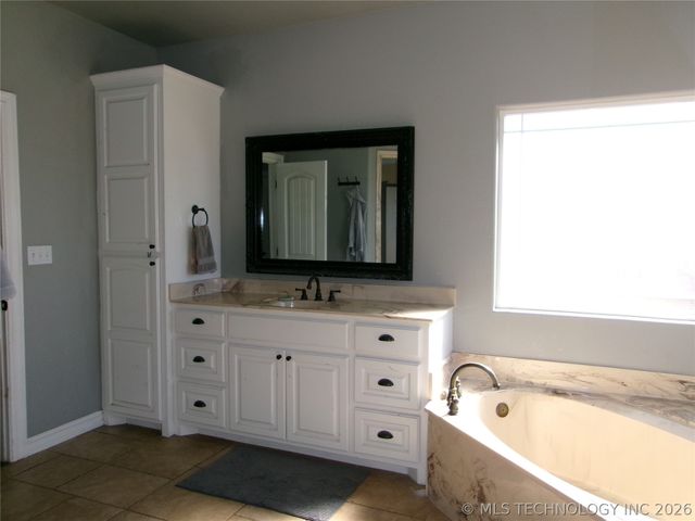 2071 E 53rd, Muskogee, OK 74403