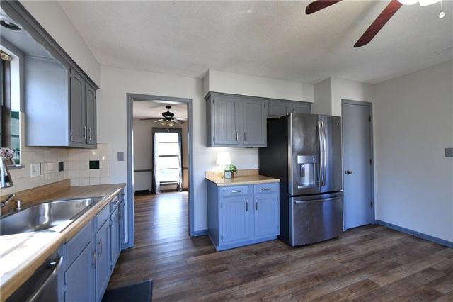 8211 W 57th Street, Merriam, KS 66202