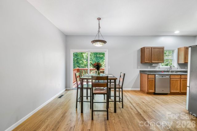19 Oakcrest Place, Asheville, NC 28806