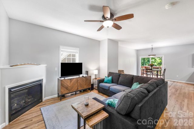 19 Oakcrest Place, Asheville, NC 28806