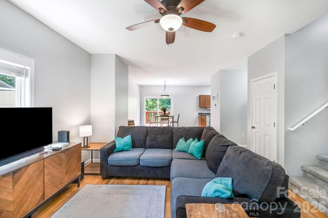 19 Oakcrest Place, Asheville, NC 28806