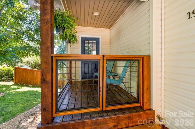19 Oakcrest Place, Asheville, NC 28806