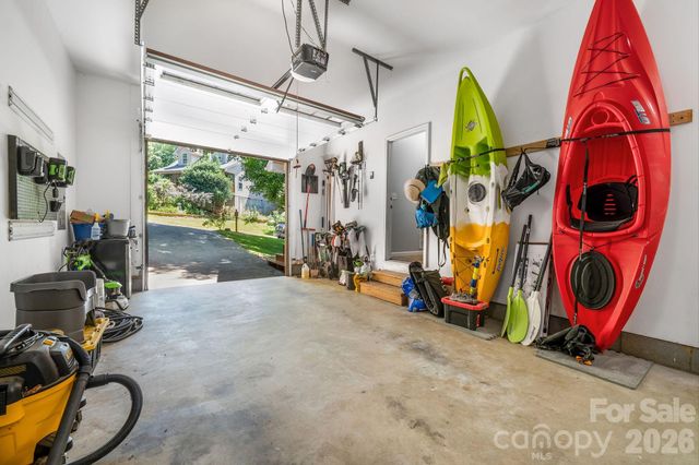19 Oakcrest Place, Asheville, NC 28806