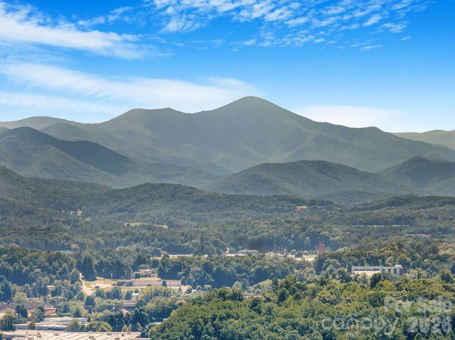 19 Oakcrest Place, Asheville, NC 28806