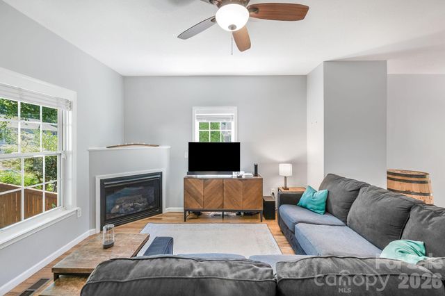 19 Oakcrest Place, Asheville, NC 28806