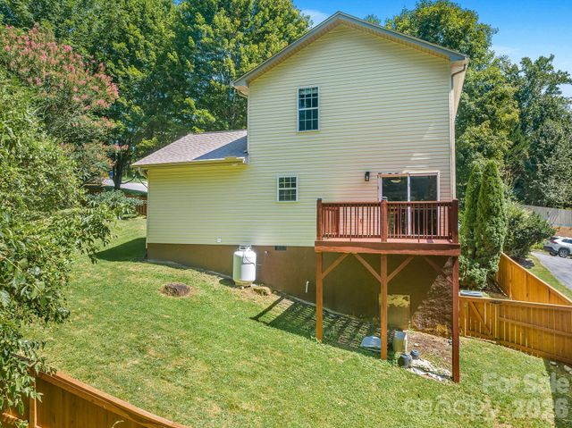 19 Oakcrest Place, Asheville, NC 28806