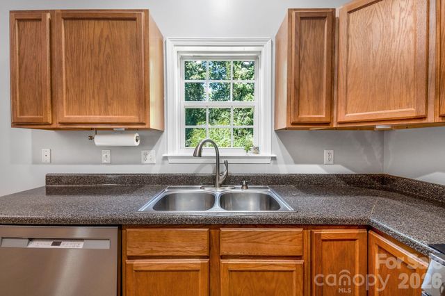 19 Oakcrest Place, Asheville, NC 28806