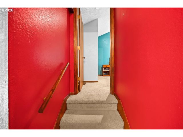 1111 Nw SATARA Ct, Salem, OR 97304