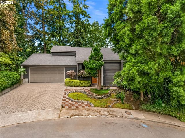 1111 Nw SATARA Ct, Salem, OR 97304