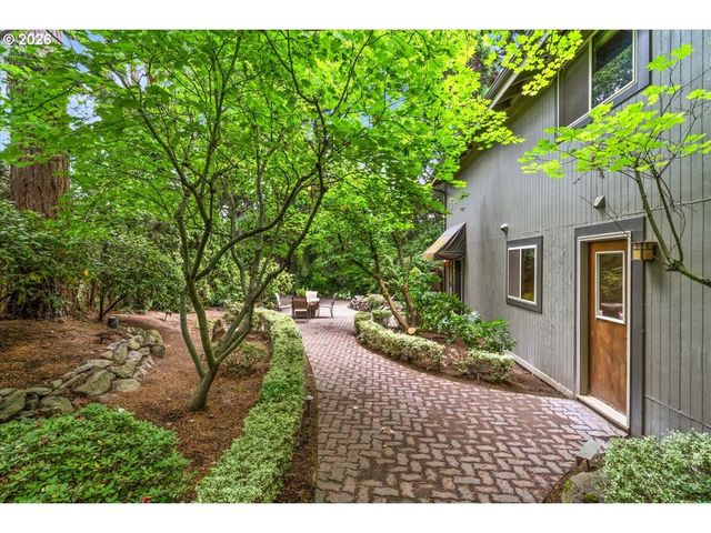 1111 Nw SATARA Ct, Salem, OR 97304