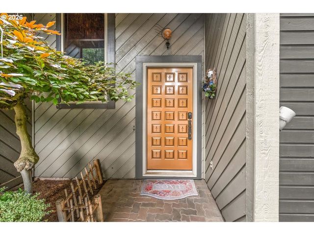 1111 Nw SATARA Ct, Salem, OR 97304