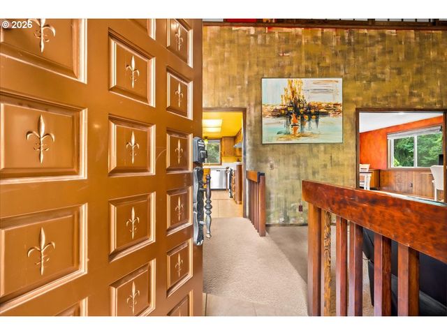 1111 Nw SATARA Ct, Salem, OR 97304