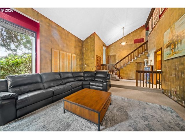 1111 Nw SATARA Ct, Salem, OR 97304