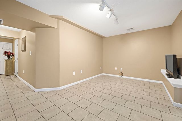 86 Abington Rd 86, Danvers, MA 01923