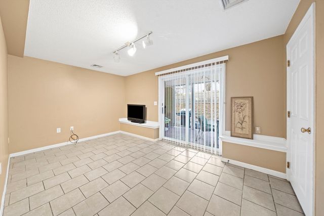 86 Abington Rd 86, Danvers, MA 01923