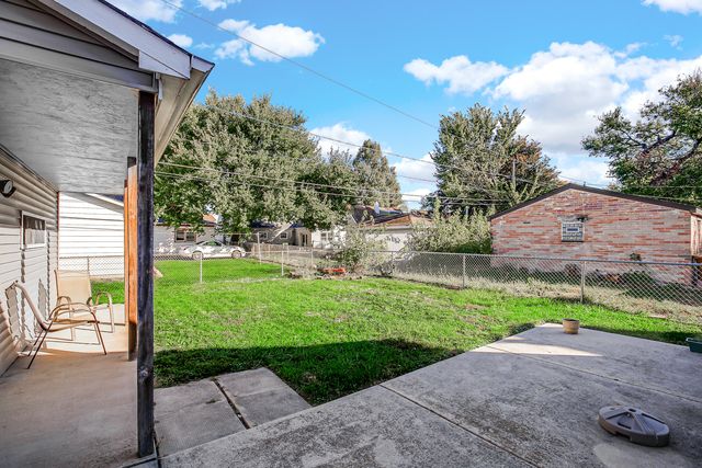 4320 W 99th Place, Oak Lawn, IL 60453