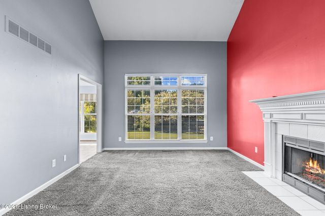 8913 Fox Chase Pl, Louisville, KY 40228