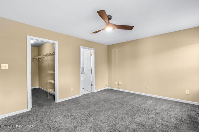 8913 Fox Chase Pl, Louisville, KY 40228